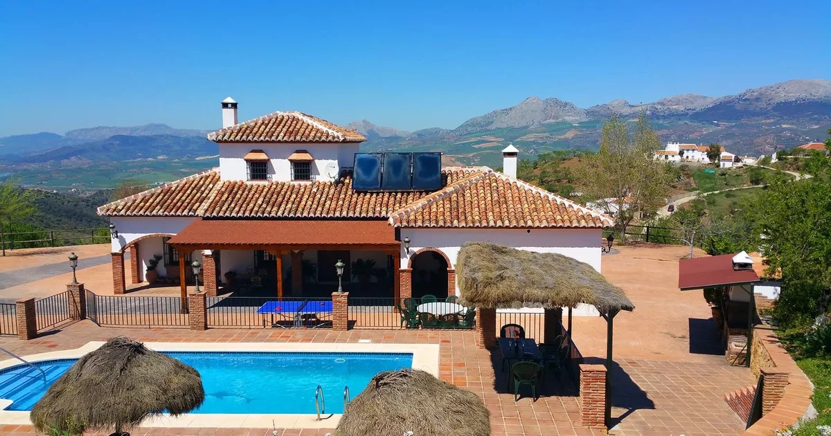 10 impresionantes casas rurales en Málaga por menos de 30 euros la noche: alojamientos baratos con piscina