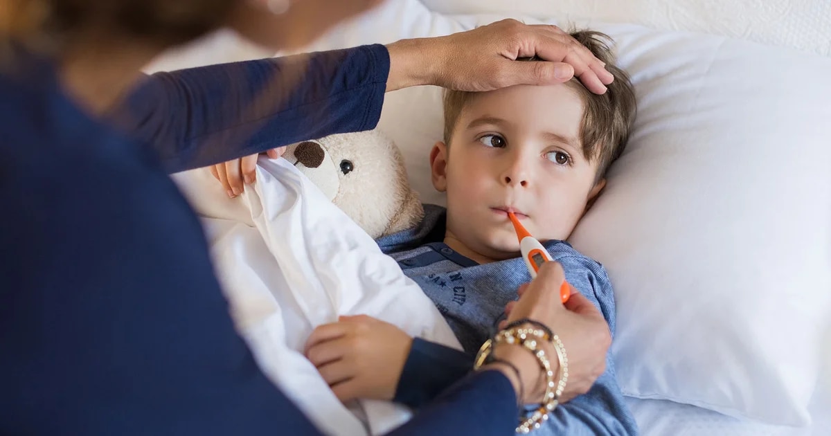 Cinco cosas que nunca debes hacer cuando tu hijo está enfermo, según un pediatra de Harvard