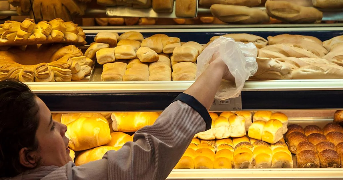 El Gobierno acordó con algunas panaderías los precios del kilo de pan para septiembre y octubre En el marco de los acuerdos anunciados por el ministro Sergio Massa, más de 5.000 panaderías de todo el país participarán del programa Precios Justos