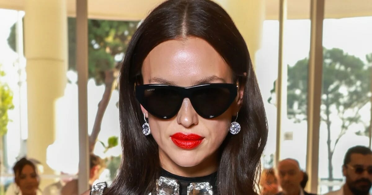 El polémico maquillaje que usó la modelo Irina Shayk en la Semana de la Moda de Londres