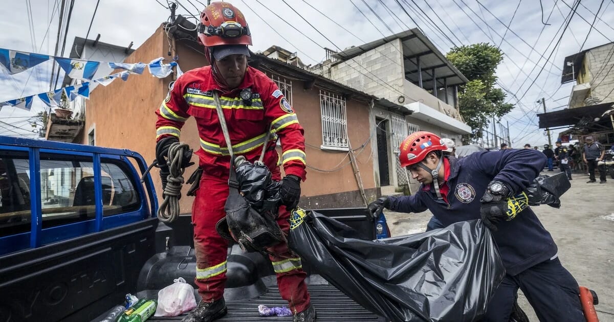 Hay al menos seis muertos y 13 desaparecidos tras un deslave en Guatemala