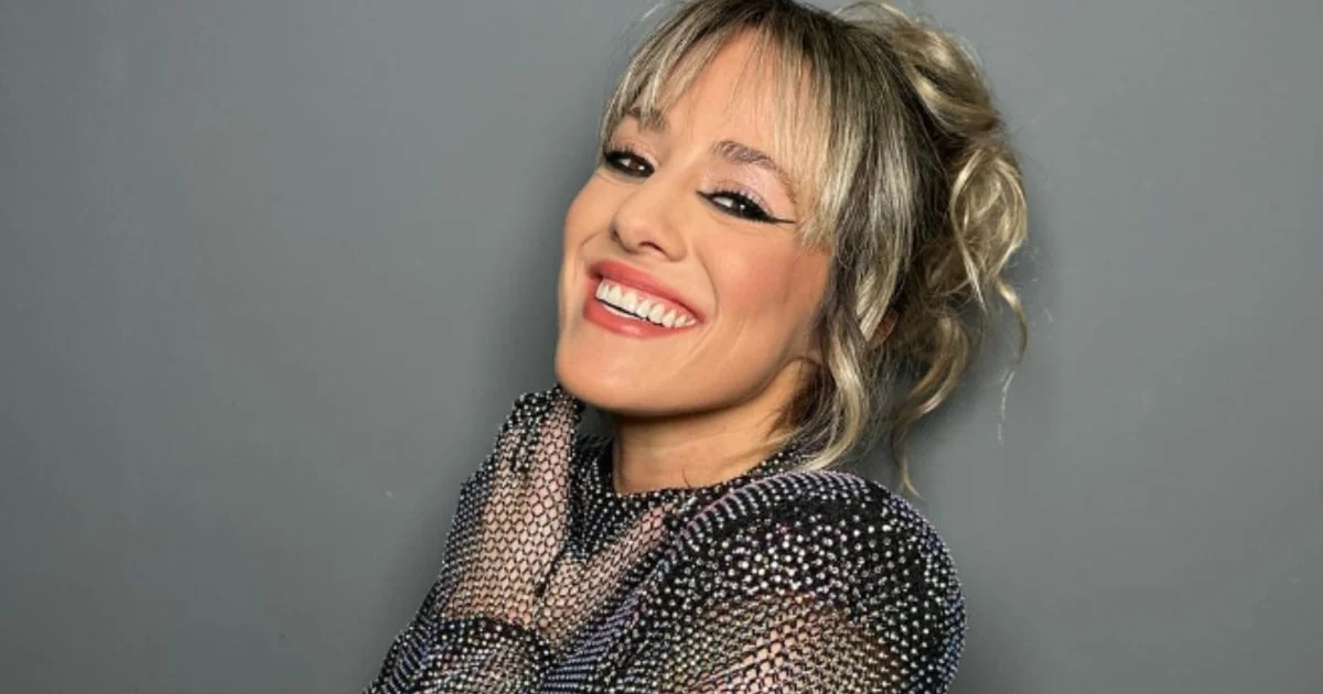 La polifacética Mica Lapegüe: actriz, comediante, ganadora de un Martín Fierro y hoy pareja de su padre en El Galpón