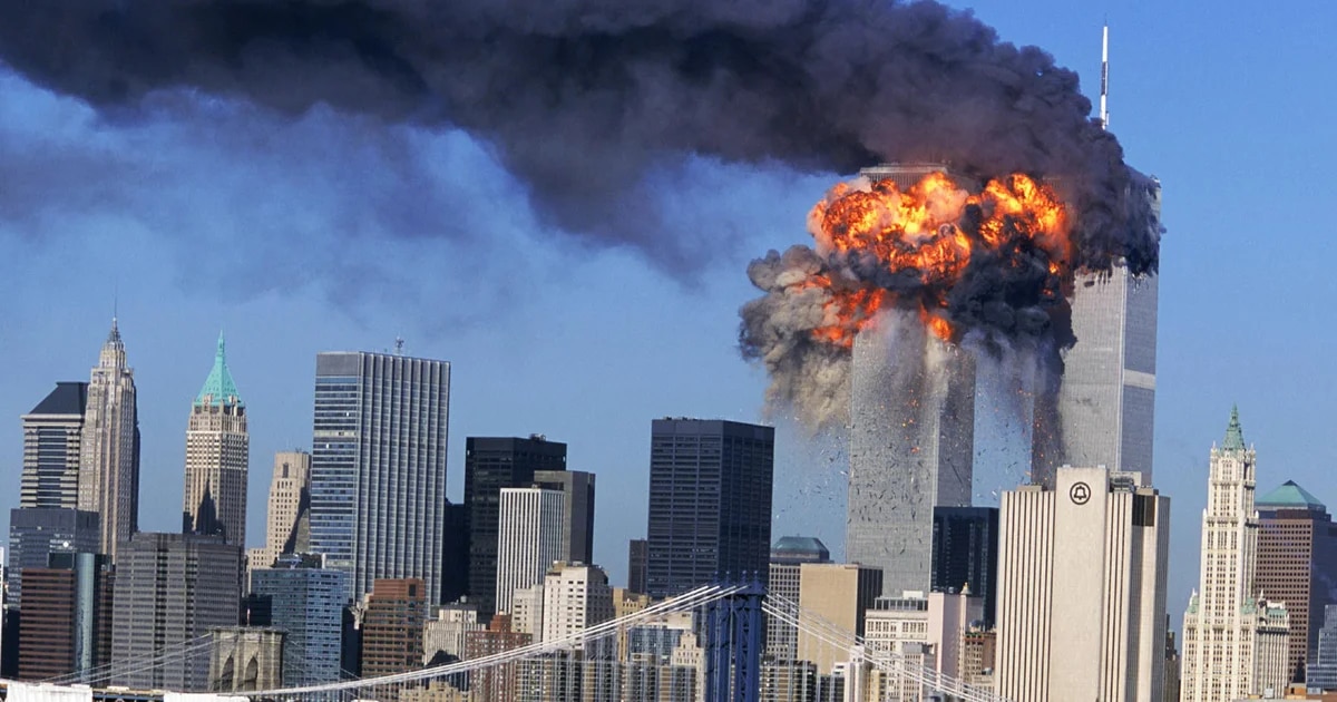 La vida de los terroristas antes del atentado del 11 de septiembre: cerveza y prostitutas antes de volarQuiénes eran los 19 terroristas de Al Qaeda que secuestraron los cuatro aviones. Los nombres de los pilotos que se estrellaron contra el World Trade Center y el Pentágono. Cómo prepararon el ataque. Y el heroísmo de los pasajeros del vuelo 93.  El rol de Osama Bin Laden