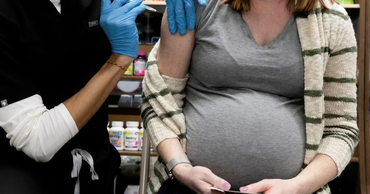 Los detalles de la vacuna Pfizer contra el virus respiratorio sincitial para embarazadas que protege a los recién nacidos