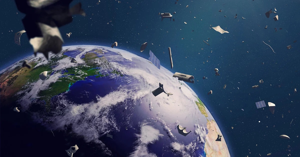 Los peligros que el “tráfico” espacial plantea para la Tierra El panorama en el espacio es cada vez más problemático, ya que el número de satélites activos en órbita terrestre ha aumentado significativamente de 1.000 en 2009 a casi 7.000 en la actualidad.