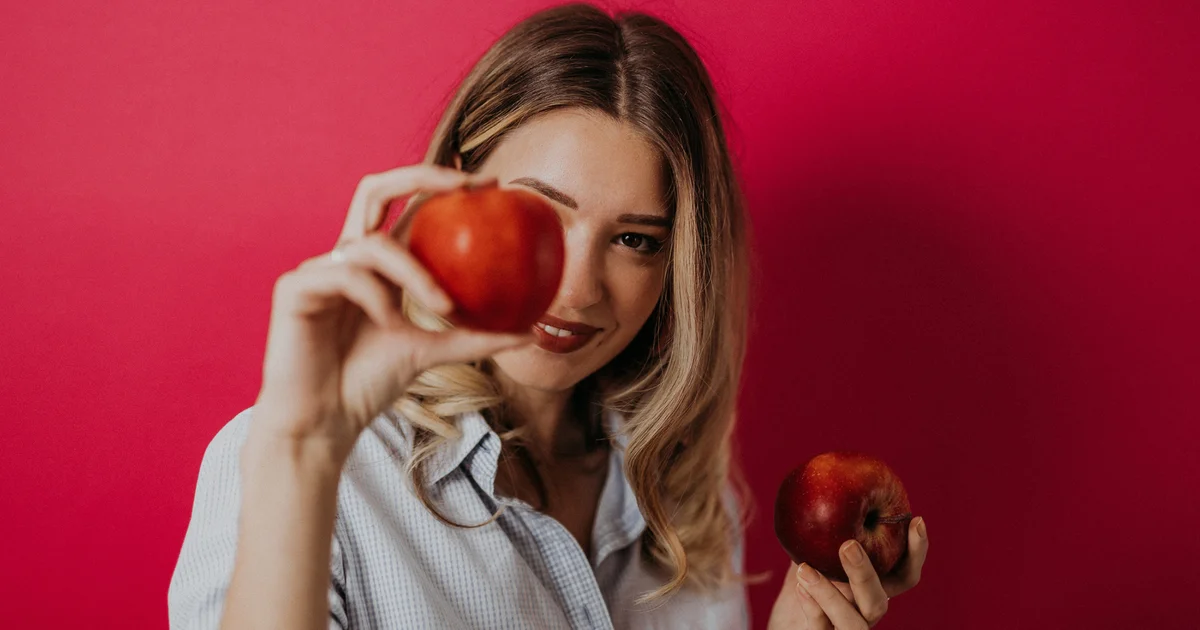 Por qué es bueno comer una manzana todos los días: cuáles son sus propiedades y beneficios para la salud
