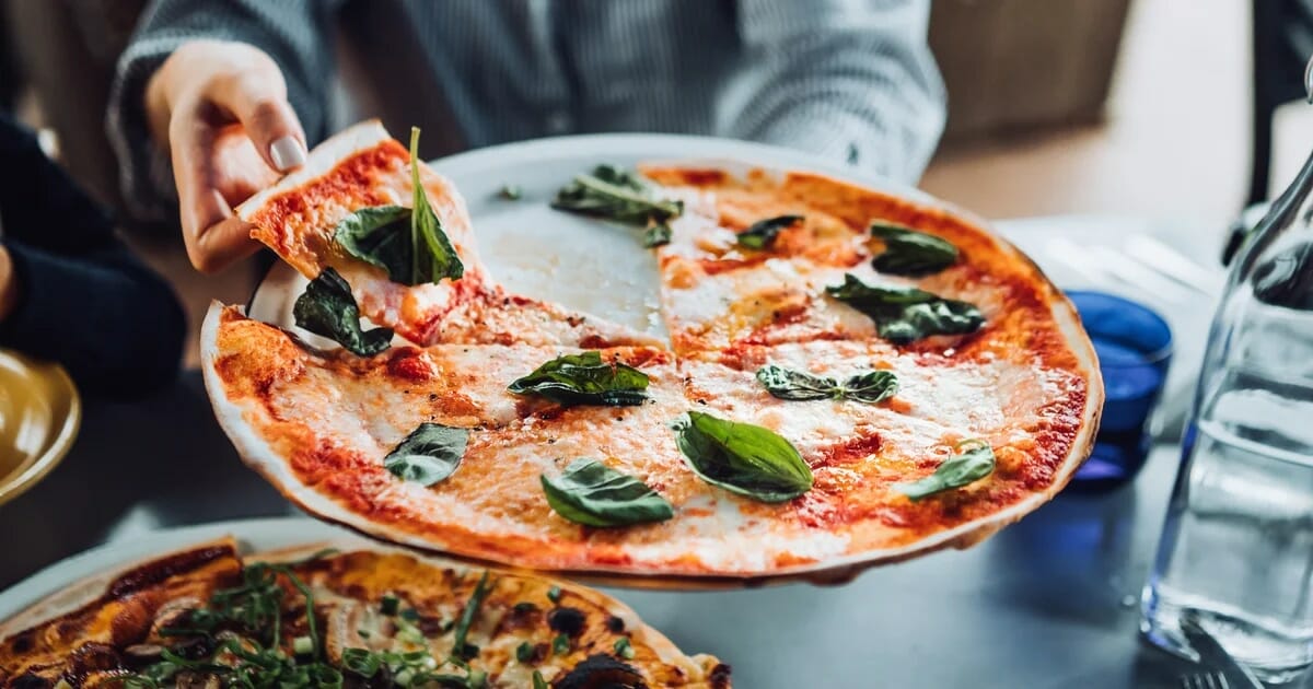 Se acerca la Noche de Pizza y Empanada: dónde disfrutar de las promociones especiales