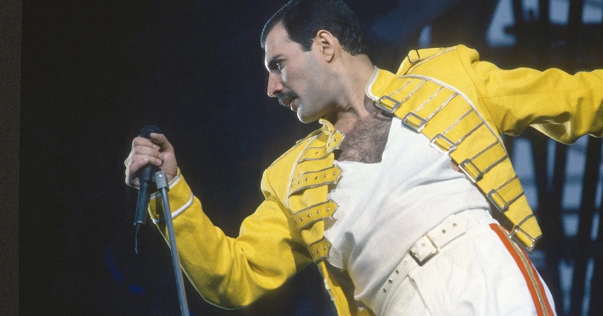 Subastarán manuscritos de canciones de Freddie Mercury por millones