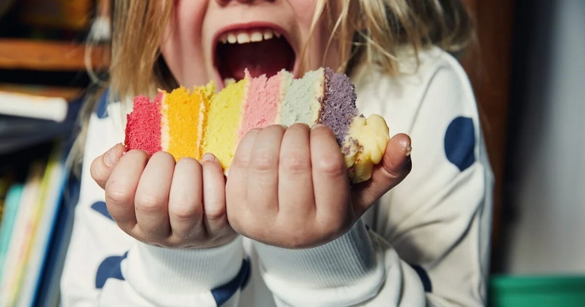 ¿La comida ultra procesada vuelve a los niños “adictos” a alimentos poco saludables?