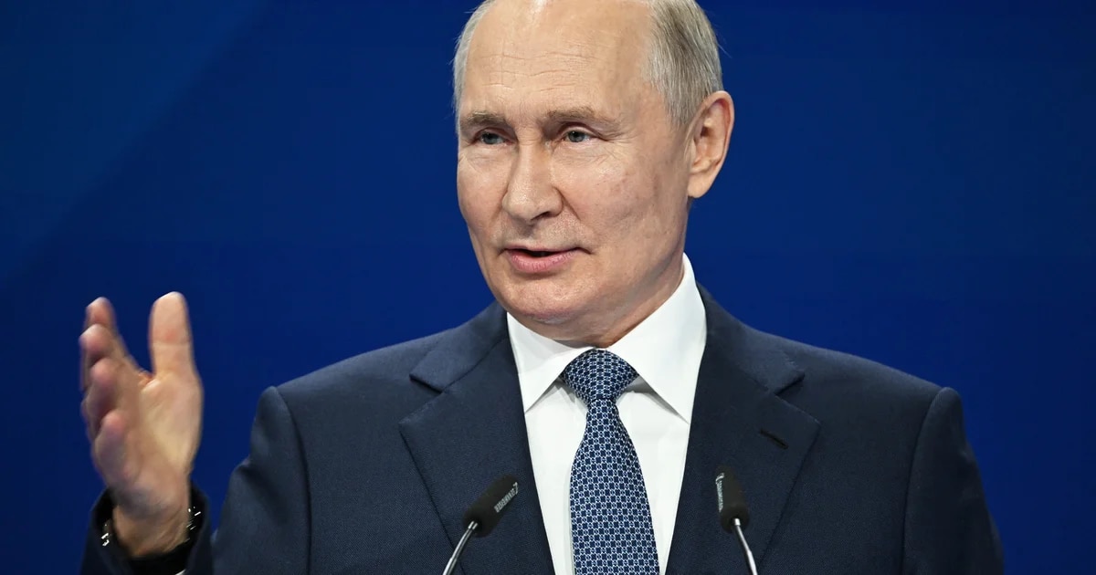 A 30 años del frustrado levantamiento parlamentario en Rusia, Vladimir Putin refuerza su poder autoritario en el Kremlin
