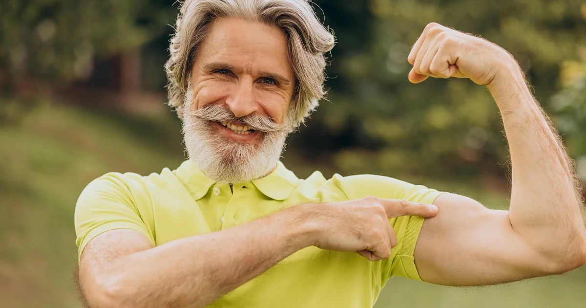 Cómo prepararse para vivir sanamente hasta los 100 años, según un experto en longevidad