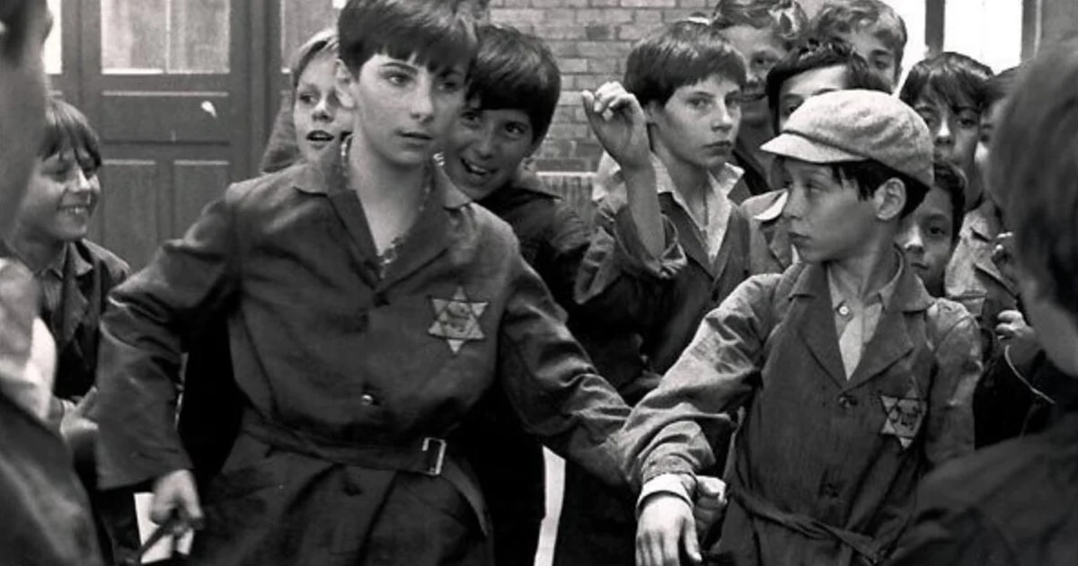 Dos niños arrojados a su suerte en plena Segunda Guerra Mundial: “Una bolsa de canicas”, se reedita en España el testimonio de Joseph Joffo