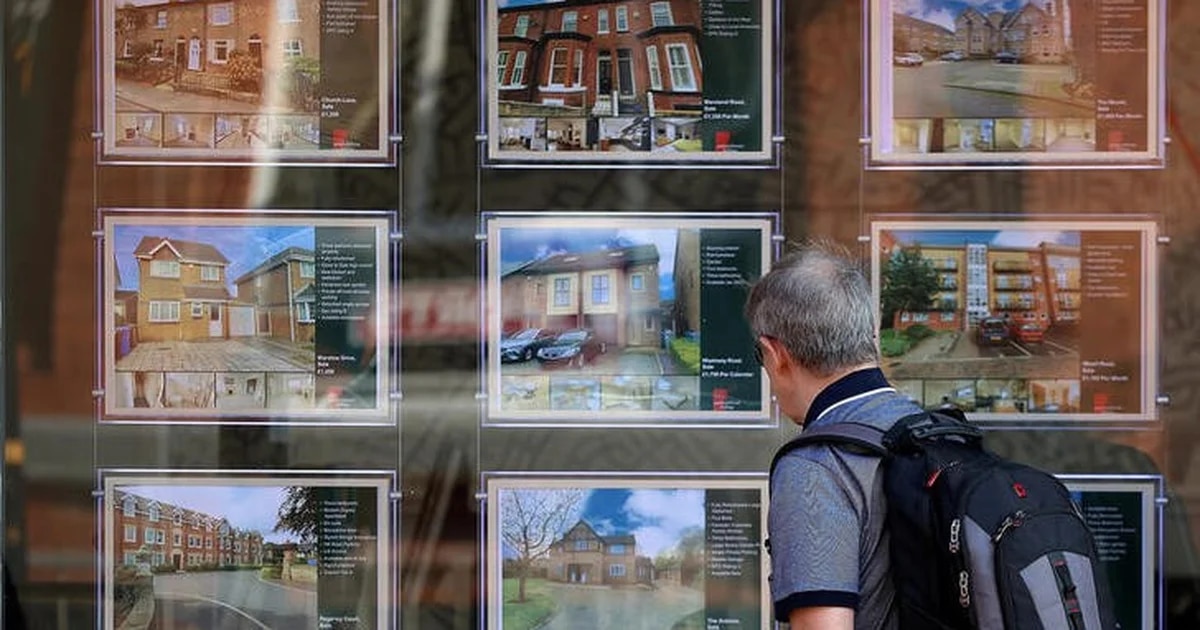 El mercado inmobiliario profundiza su caída: las compraventas de viviendas caen un 14,4% en agosto