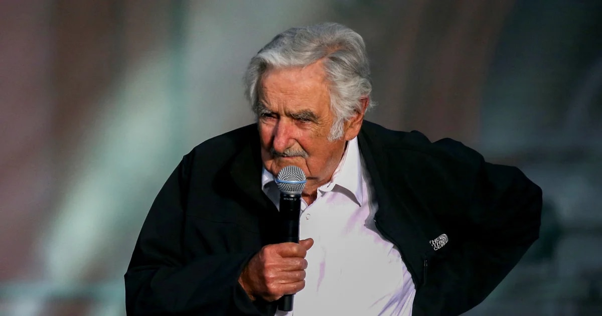 José 'Pepe' Mujica apoyó a Massa de cara al balotaje y criticó a Milei: “Me parece un mono con una ametralladora”