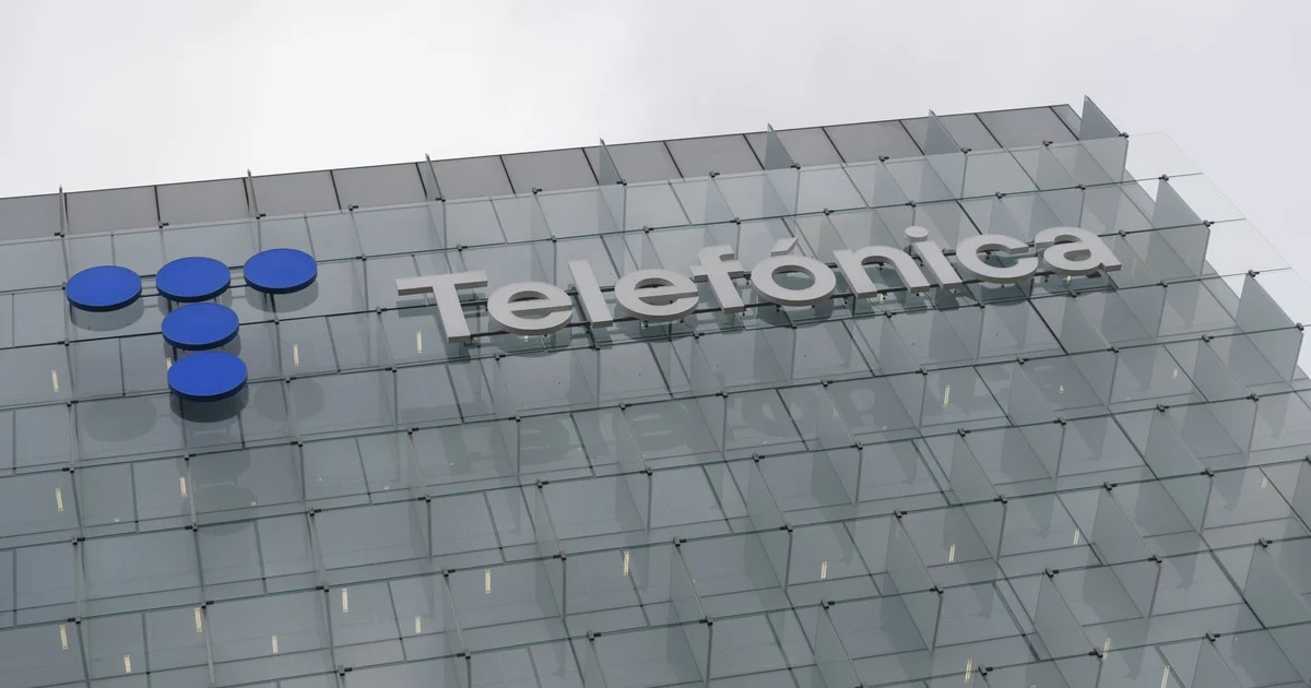 Silencio en el caso Telefónica: el Gobierno sigue sin noticias de STC un mes después de irrumpir en el accionariado de la teleco española