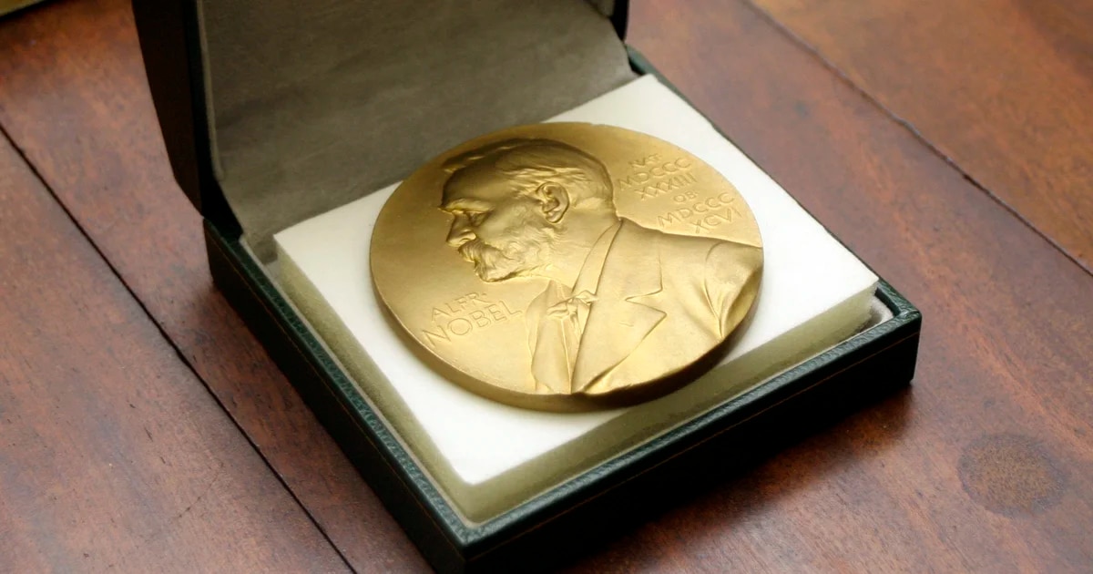 ¿Cómo se elige el Premio Nobel de Literatura?: sus normas históricas y el gran escándalo que casi acaba con su prestigio