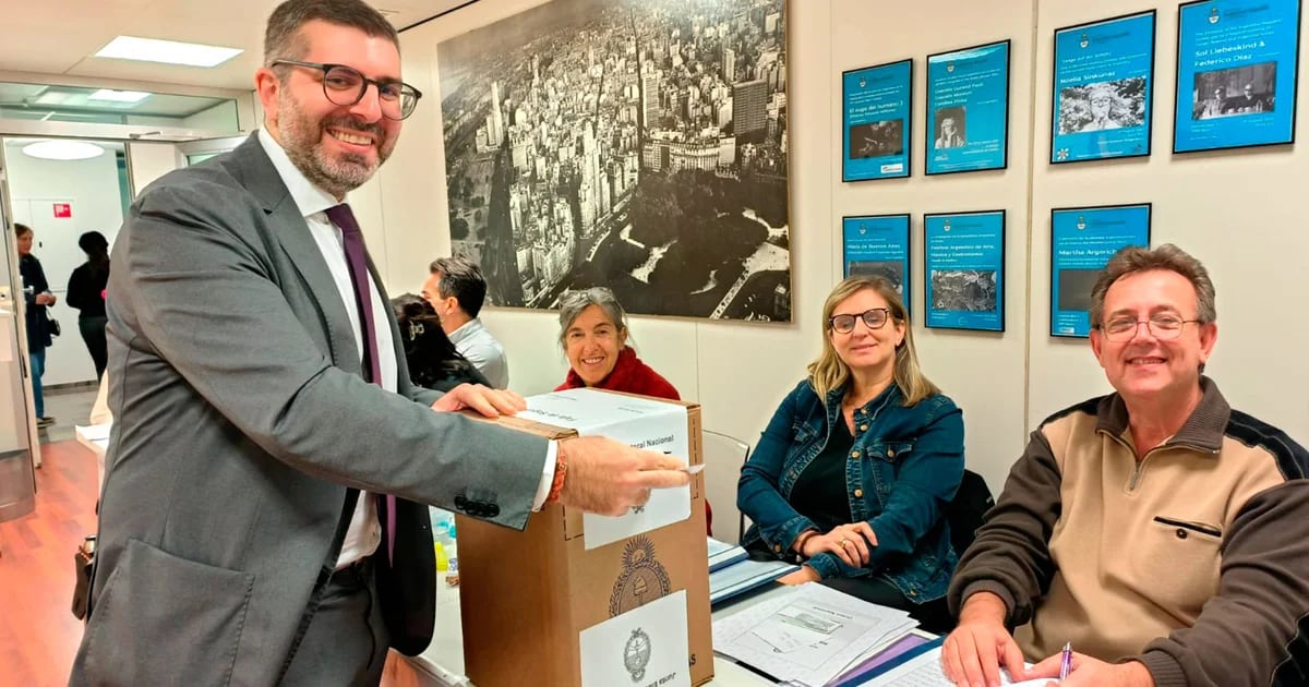 Avanza la votación de argentinos en el exterior: buena participación en Madrid y demoras en otros consulados