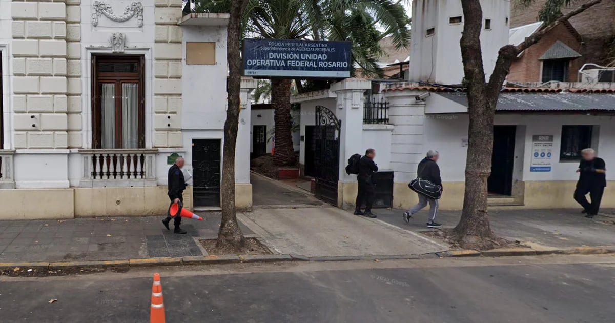 Detuvieron a un jefe de la división de Investigaciones Especiales de la Policía Federal de Rosario