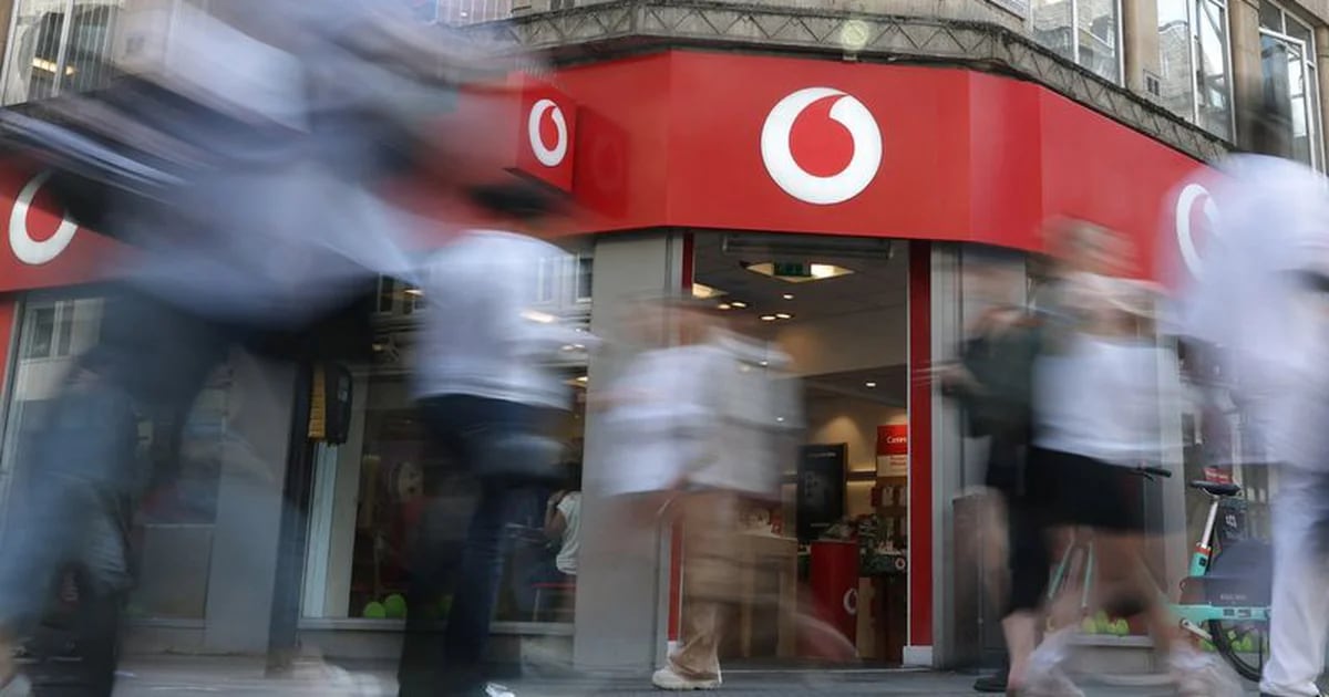 Telefónica y Vodafone anuncian subidas de precios en España: sus tarifas subirán más de un 3% el próximo año