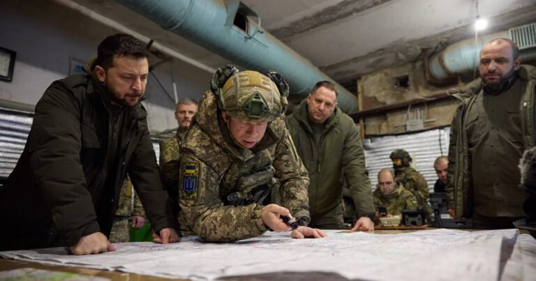 Zelensky visitó puestos de mando en el este y sur de Ucrania tras los ataques rusos que dejaron seis civiles muertos